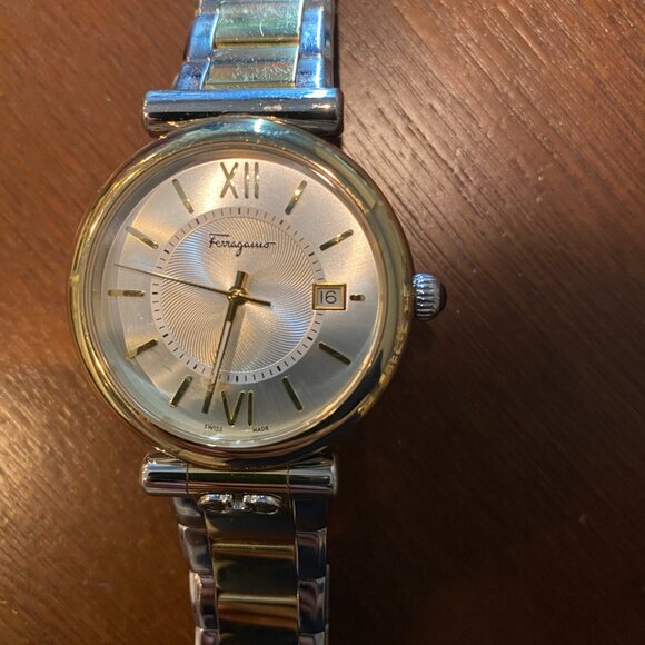 Salvatore Ferragamo Unisex Watch main image 8